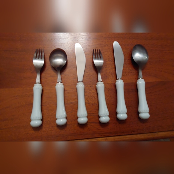 Blue Rose Porcelain Handled Vanadiu Stahl Rostfrei - Beautiful  cutlery set! - Picture 4 of 4